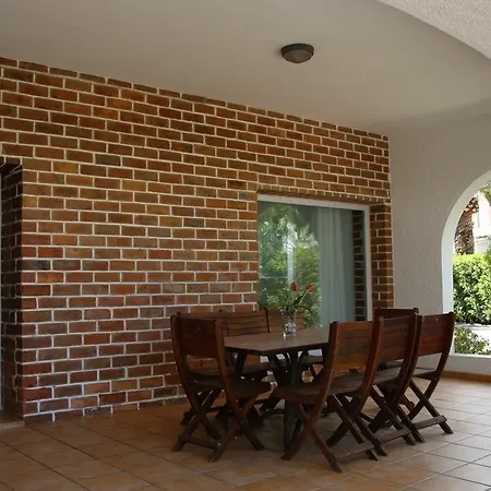 Szálloda La Palmera By Homevillas360 4*